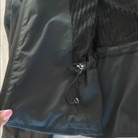 Lululemon Rain Jacket - Picture 4 of 12